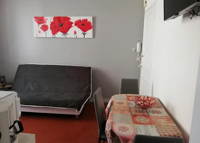 Le Cernuschi 2c * Menton